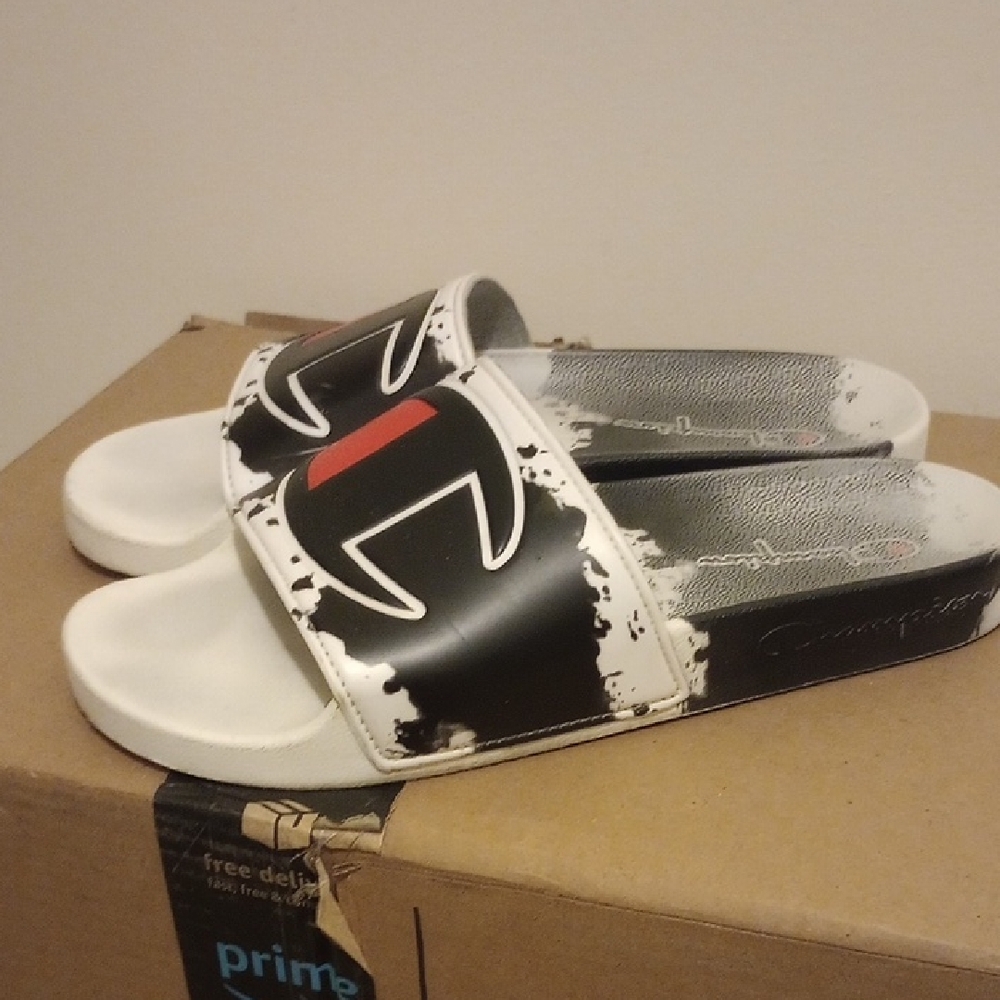 🧡$5 Bundled EUC CHAMPION Black and White Slide Sandals